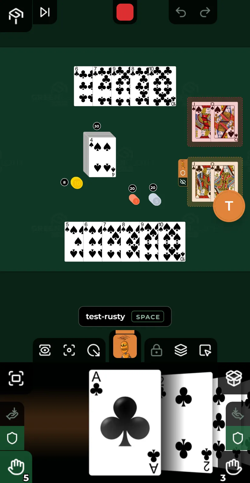 Controller auf dem Handy: die Hand aus französischen Spielkarten unten aufgefächert, darüber der Tisch